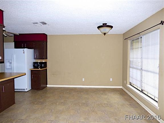 4th image of 1125 Rhonda Lee St