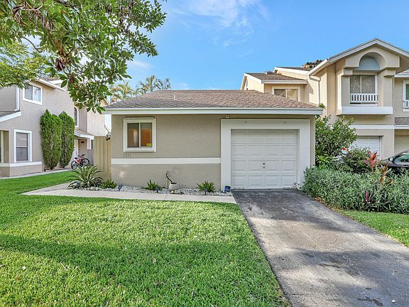 2nd image of 2273 Discovery Cir W