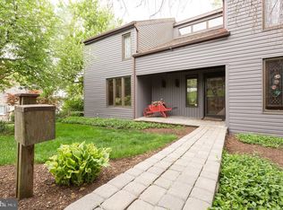 3370 Brae Bourn Dr, Huntingdon Valley, PA 19006