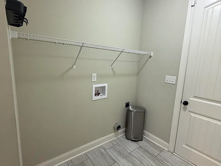 103 Hattie Ct — Photo 9
