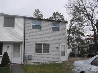 158 Hill Rise, Calverton, NY 11933