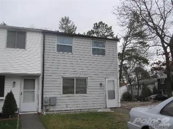 158 Hill Rise, Calverton, NY 11933