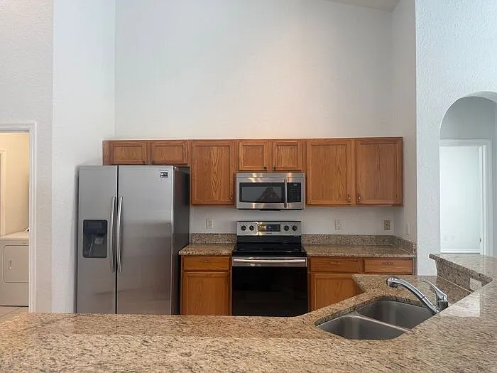 218 N Hampton Dr — Photo 17