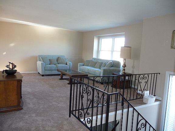4th image of 1809 W Thornwood Ln
