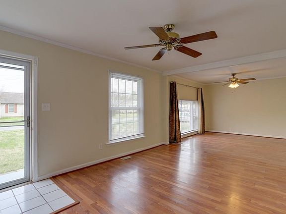 3rd image of 4105 South St