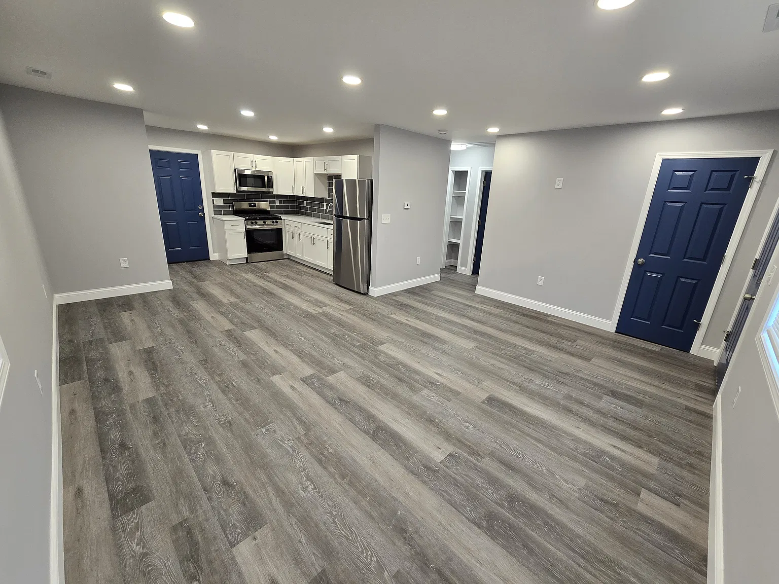 2 bed, 780 sqft, $1,300 — Photo 2
