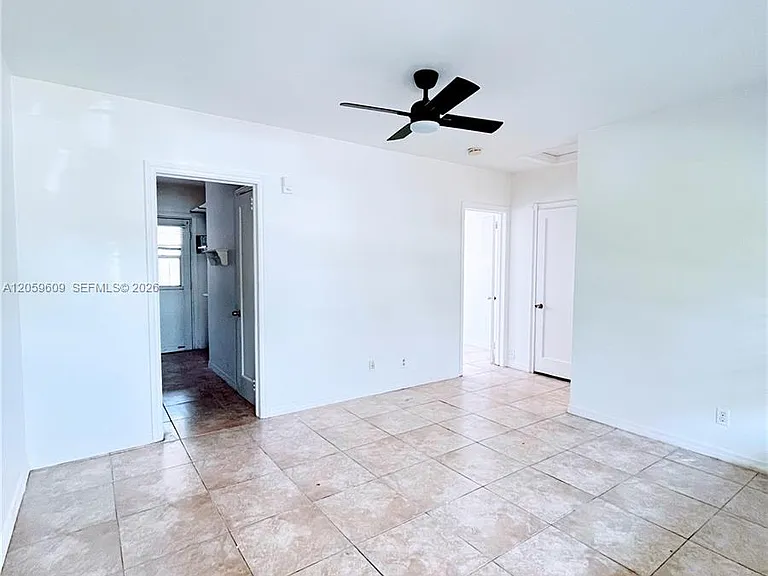 420 NE 14th Ave #3 — Photo 5