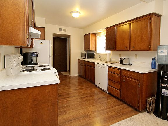 5th image of 6463 N Wishon Ave APT 102