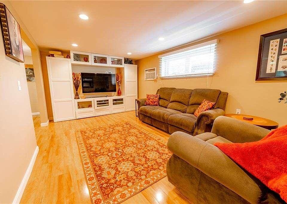 1st image of 9 Cynthia Dr APT 4