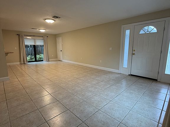 5th image of 760 94th Ave N #1