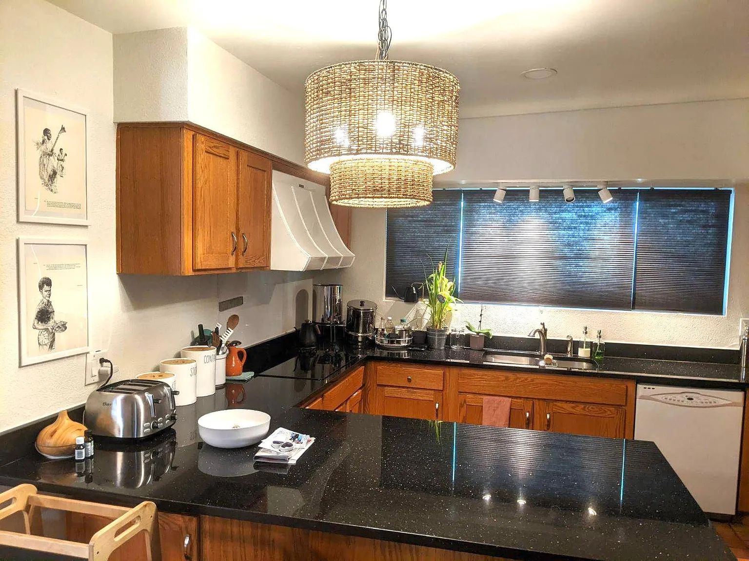 519 E Alameda Dr — Photo 3