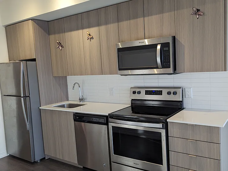 3237 Bayview Ave #901 — Photo 9