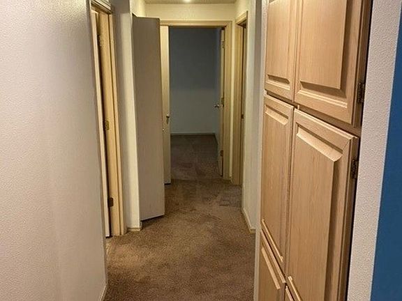 4th image of 821 Cottage St NE #104