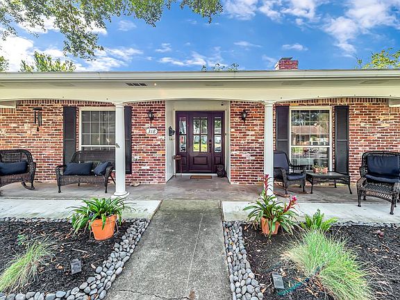 4th image of 318 Pebblebrook Dr
