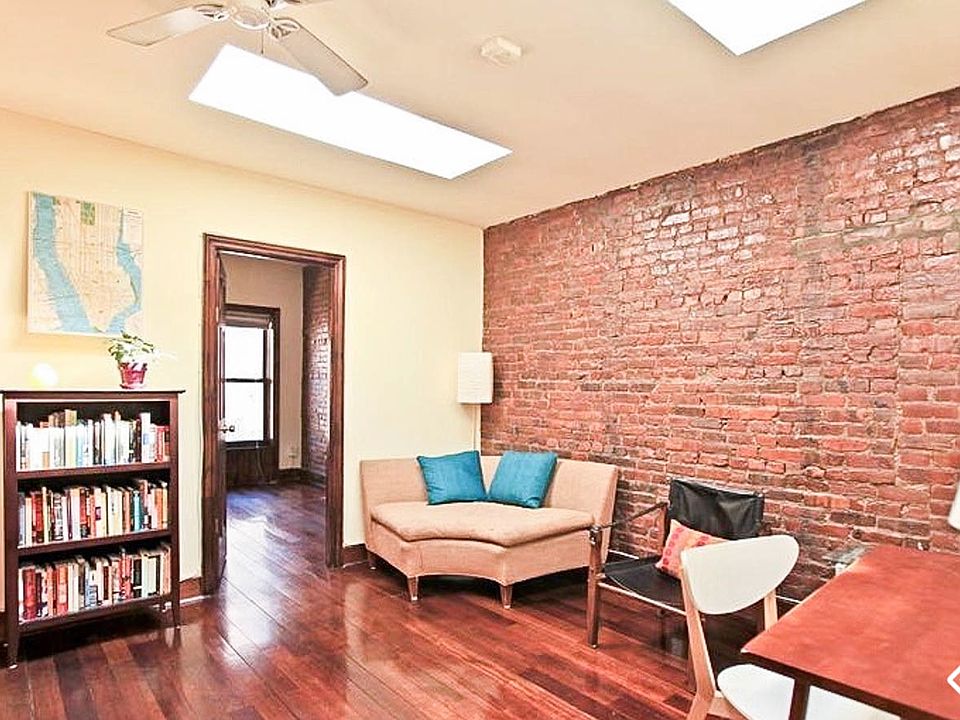2nd image of 154 Douglass St #3