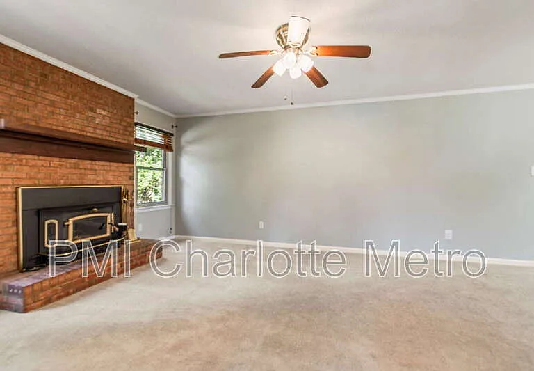 8615 Beechbrooke Rd — Photo 5