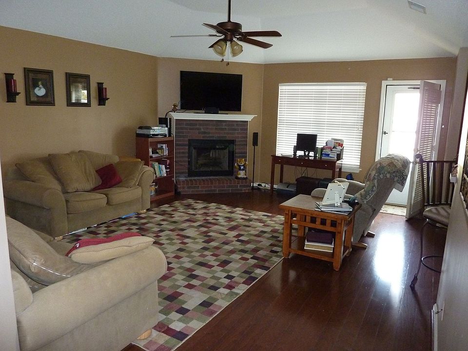 Spacious Family Room Area
