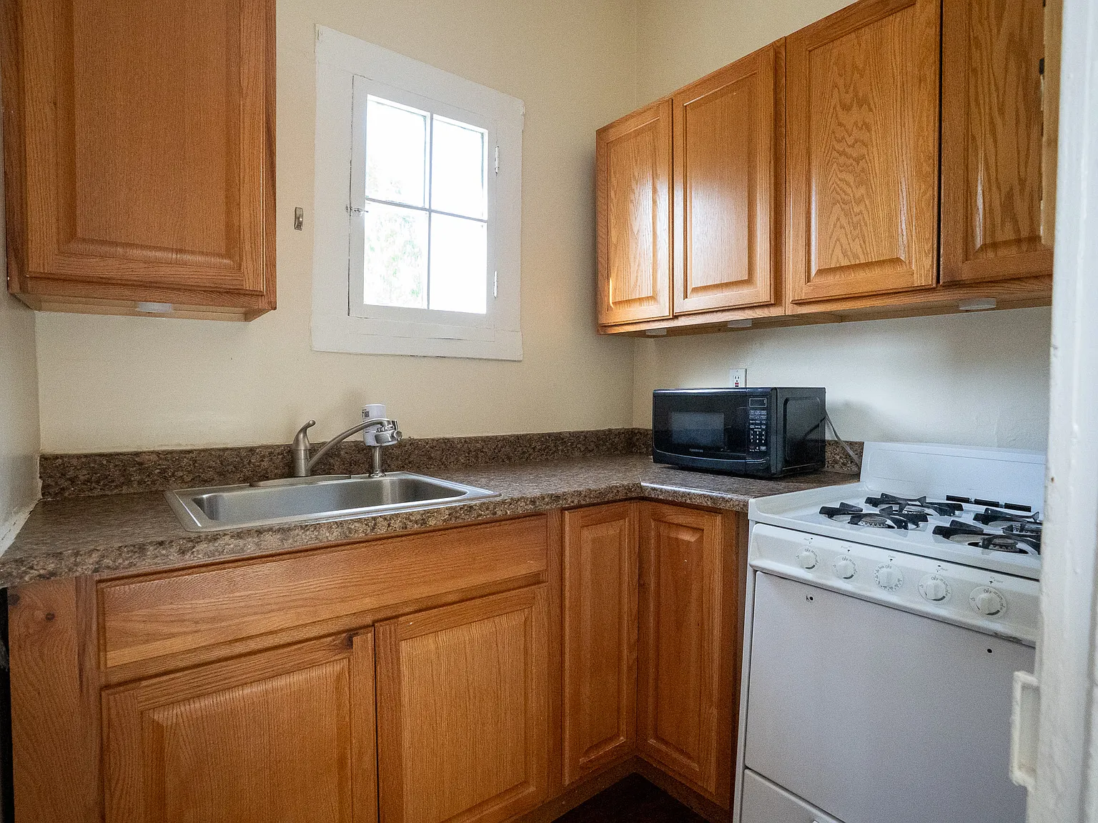 2 bed, $2,100 — Photo 4