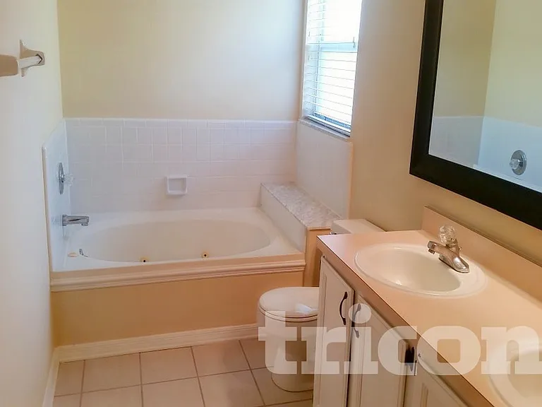 11809 Binfield Ct — Photo 6
