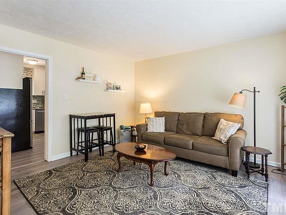 4th image of 107 Lafayette Dr