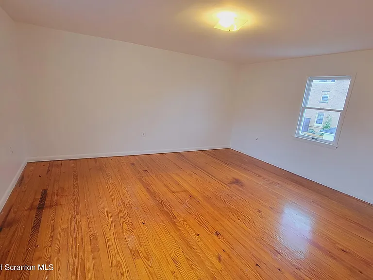 114 Dickson St — Photo 23