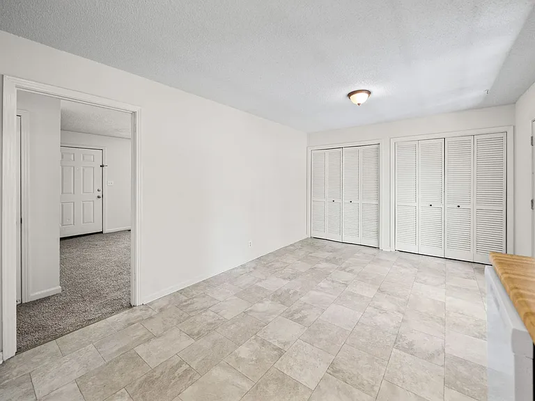 397 Elaine Dr — Photo 9