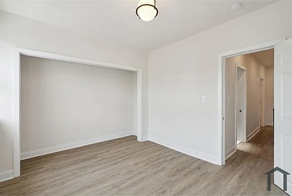 1814 S Taylor St — Photo 16