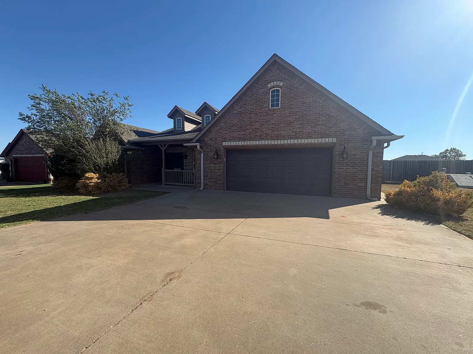 4 bed, 2.5 bath, 2081 sqft, $2,150 — Photo 1