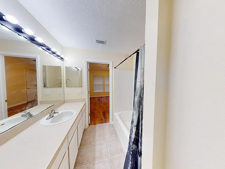 3541 Twisted Tree Ln — Photo 4