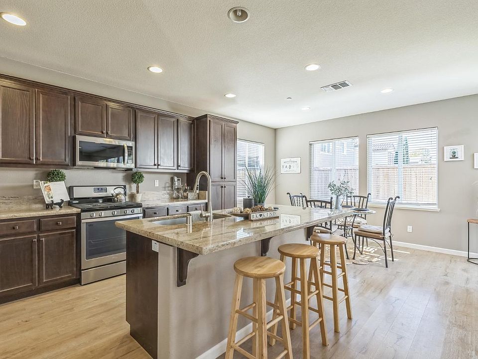 1st image of 1135 Dartmouth Circle