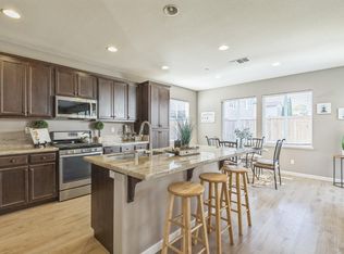 1135 Dartmouth Cir, Dixon, CA 95620