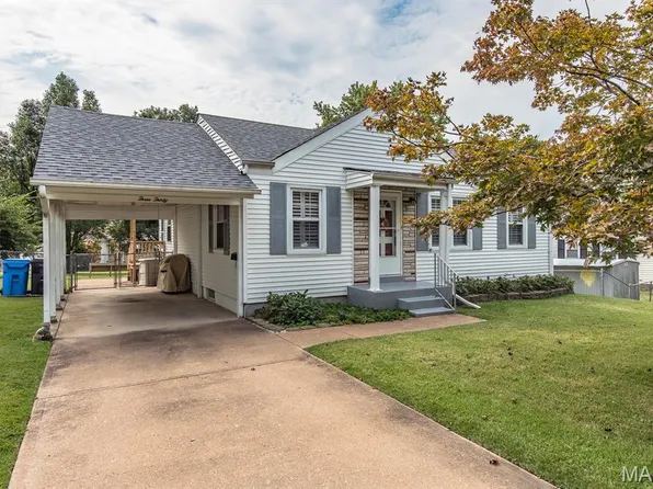 330 Derhake Rd, Florissant, MO 63031