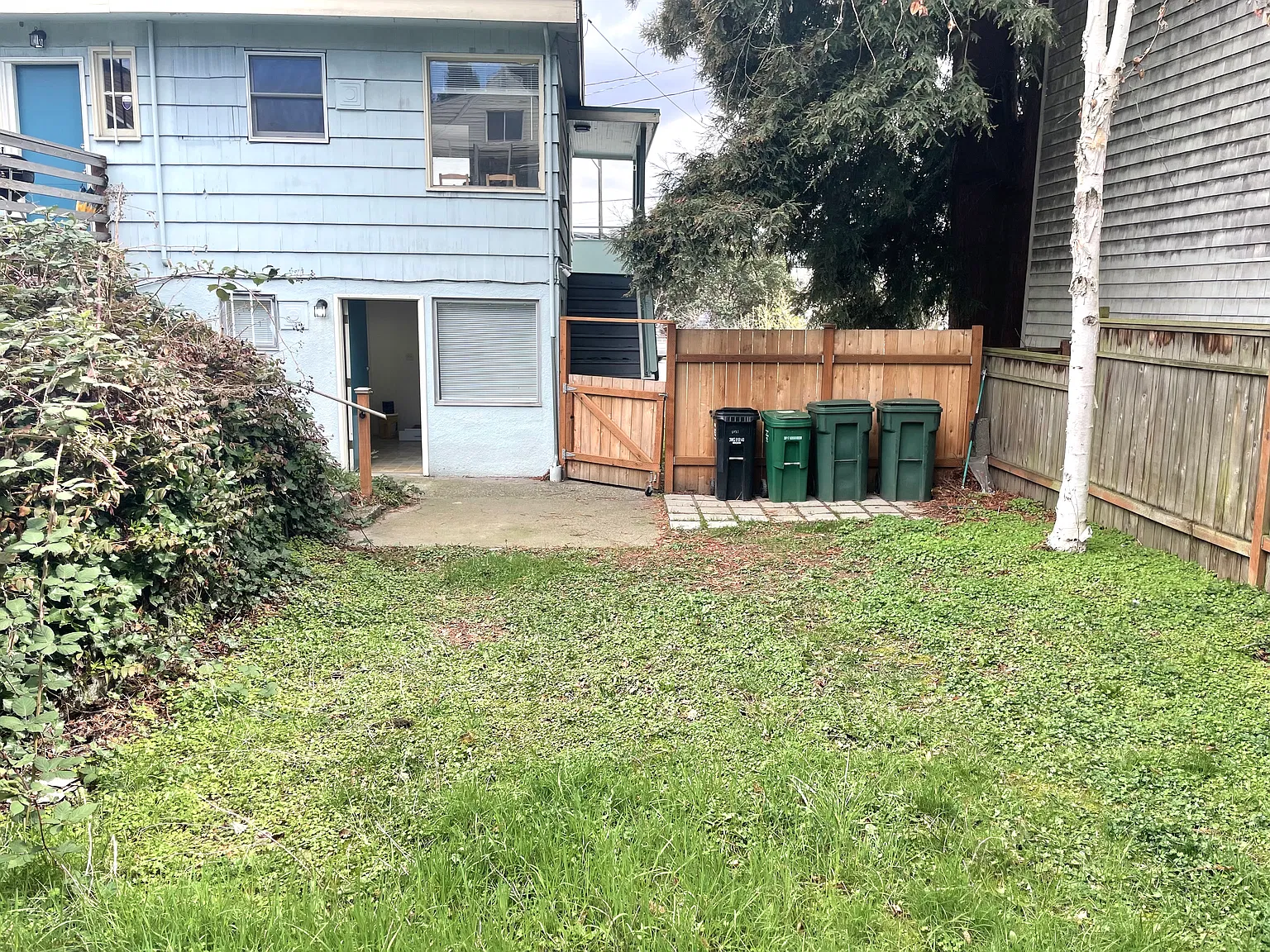 3635 Sunnyside Ave N — Photo 4