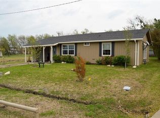 304 N 6th St, Celeste, TX 75423