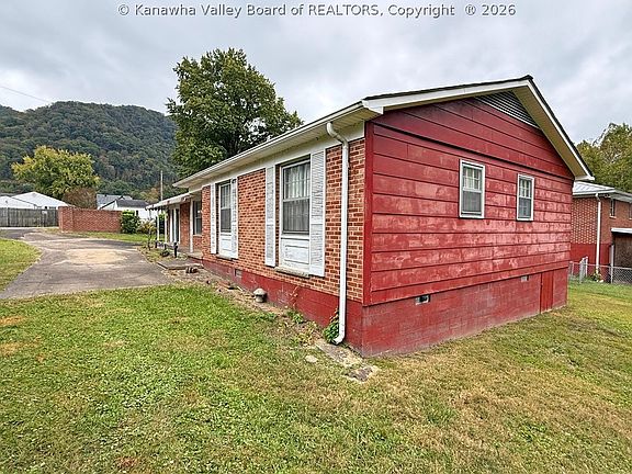 4th image of 302 Campbell Ave