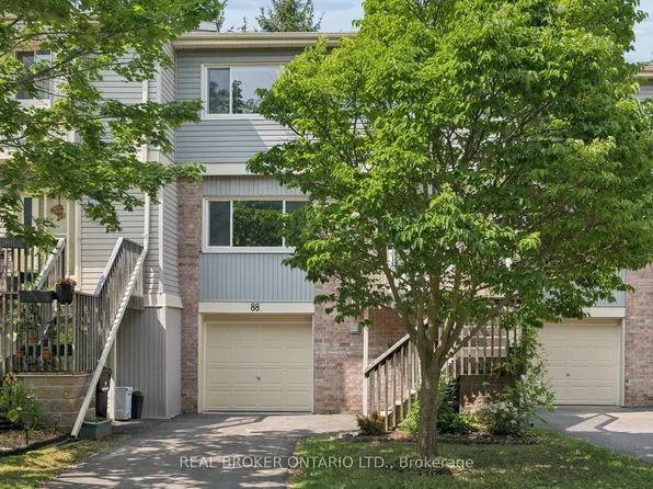30 Green Valley Dr #88, Kitchener, ON N2P 1G8