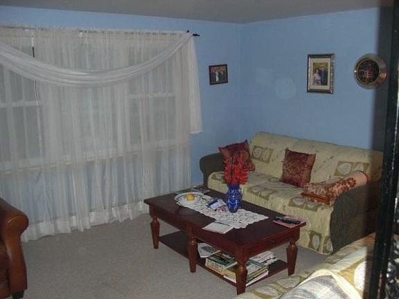 5th image of 108 Sandra Dr
