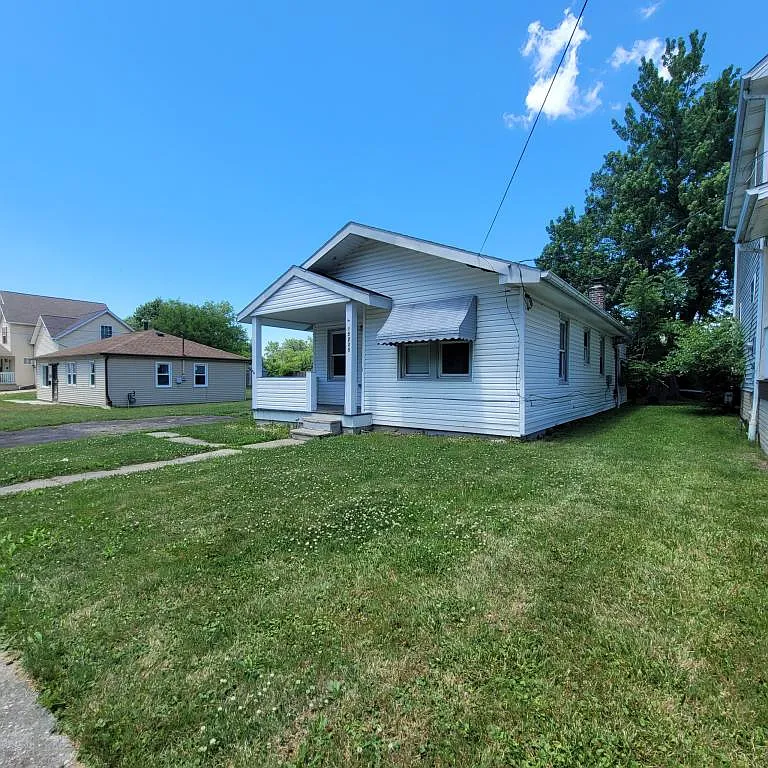 15205 Lincoln Ave — Photo 1
