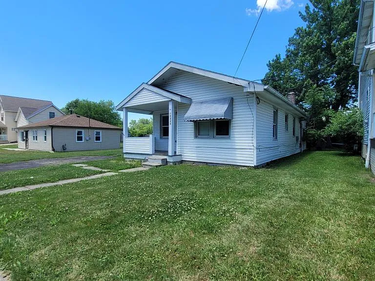 15205 Lincoln Ave — Photo 1