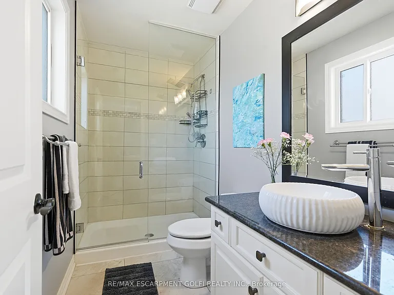 379 Michael Dr — Photo 10