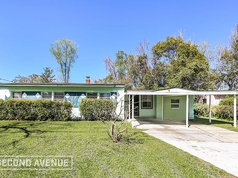 1923 Forest Hills Rd — Photo 1
