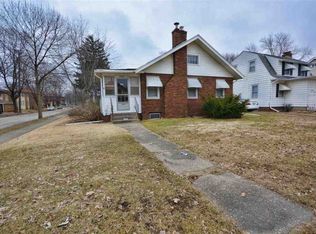 2221 Douglas St, Rockford, IL 61103