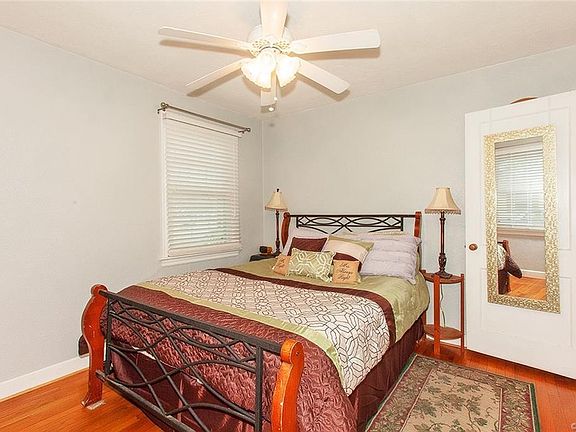 3rd image of 615 Sterling St