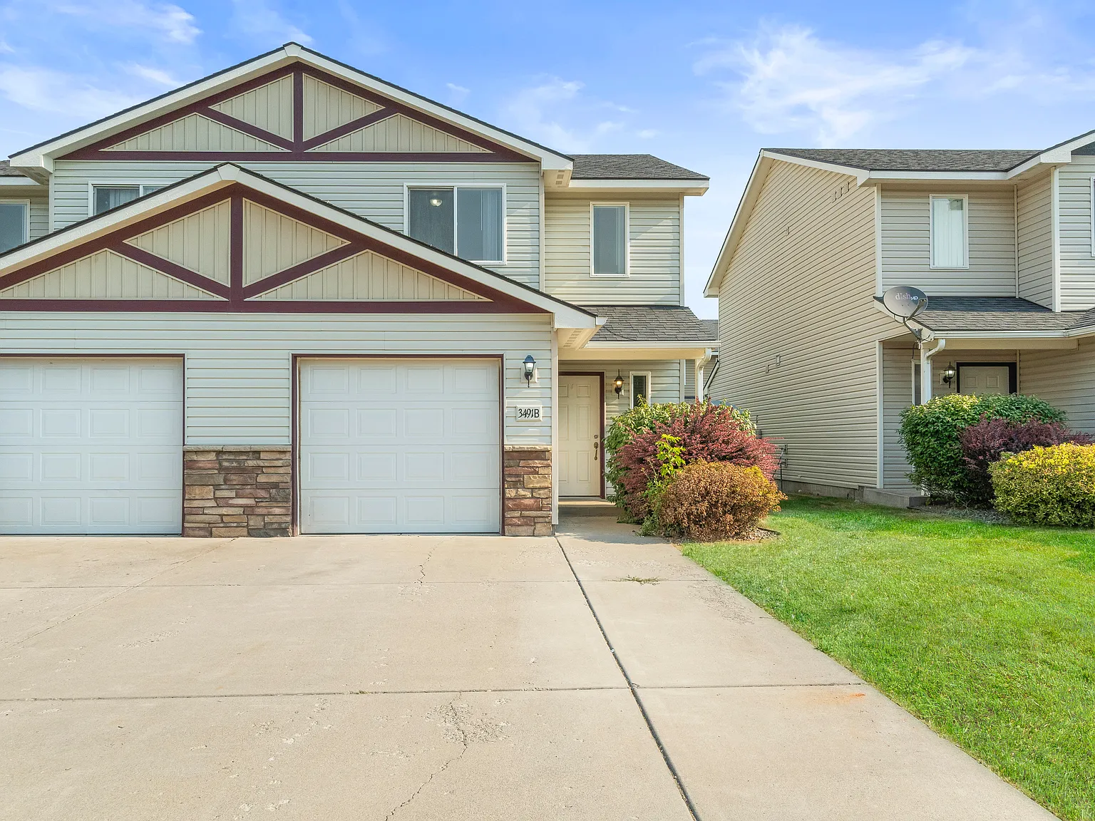 3 bed, 2.5 bath, 1350 sqft, $1,795 — Photo 2