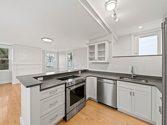 4th image of 85 Granite St Unit 3