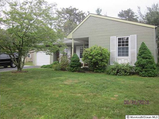 2nd image of 2 Ashmont Court