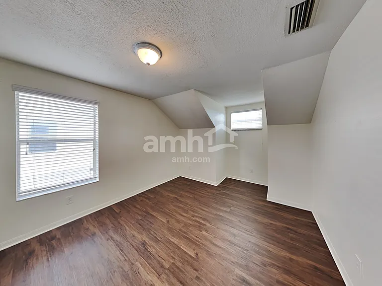 9643 Patrician Dr — Photo 14