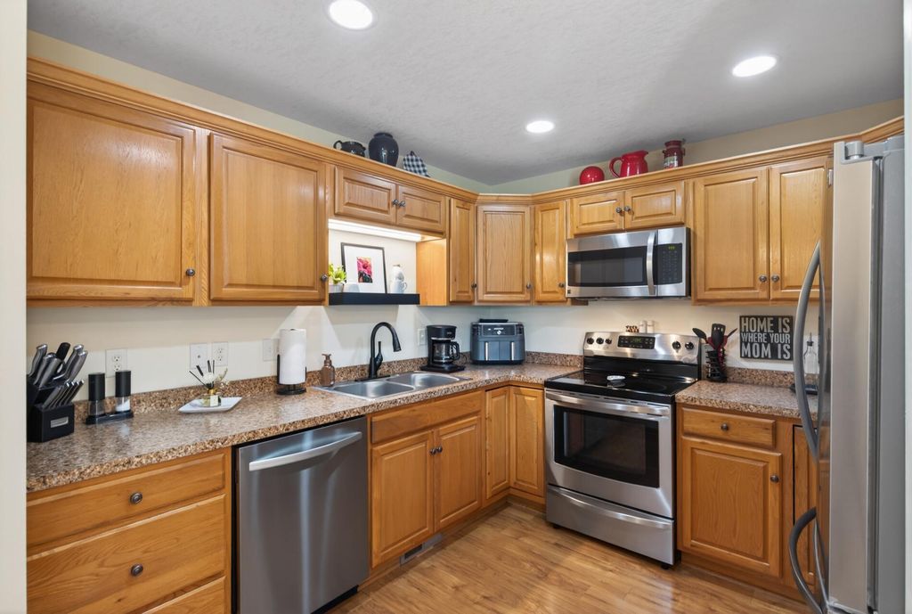 38272 Explorer Cir, North Branch, MN - View 3