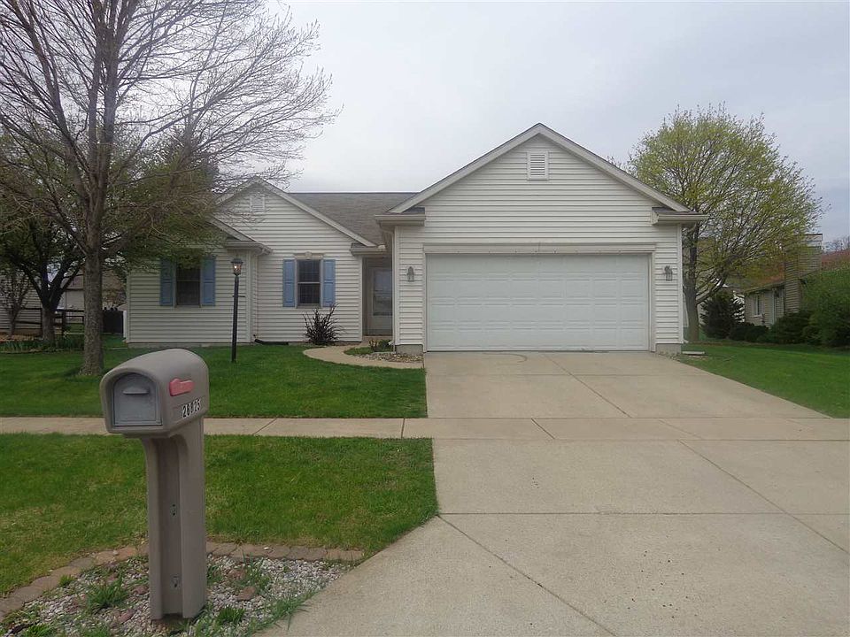 1st image of 26825 Marshall Dr N