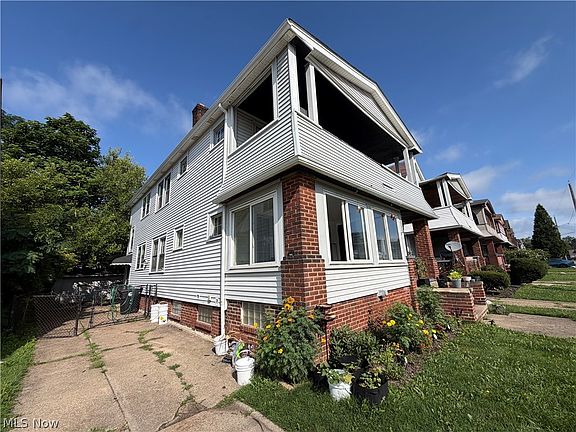 2nd image of 3334 E 146th St